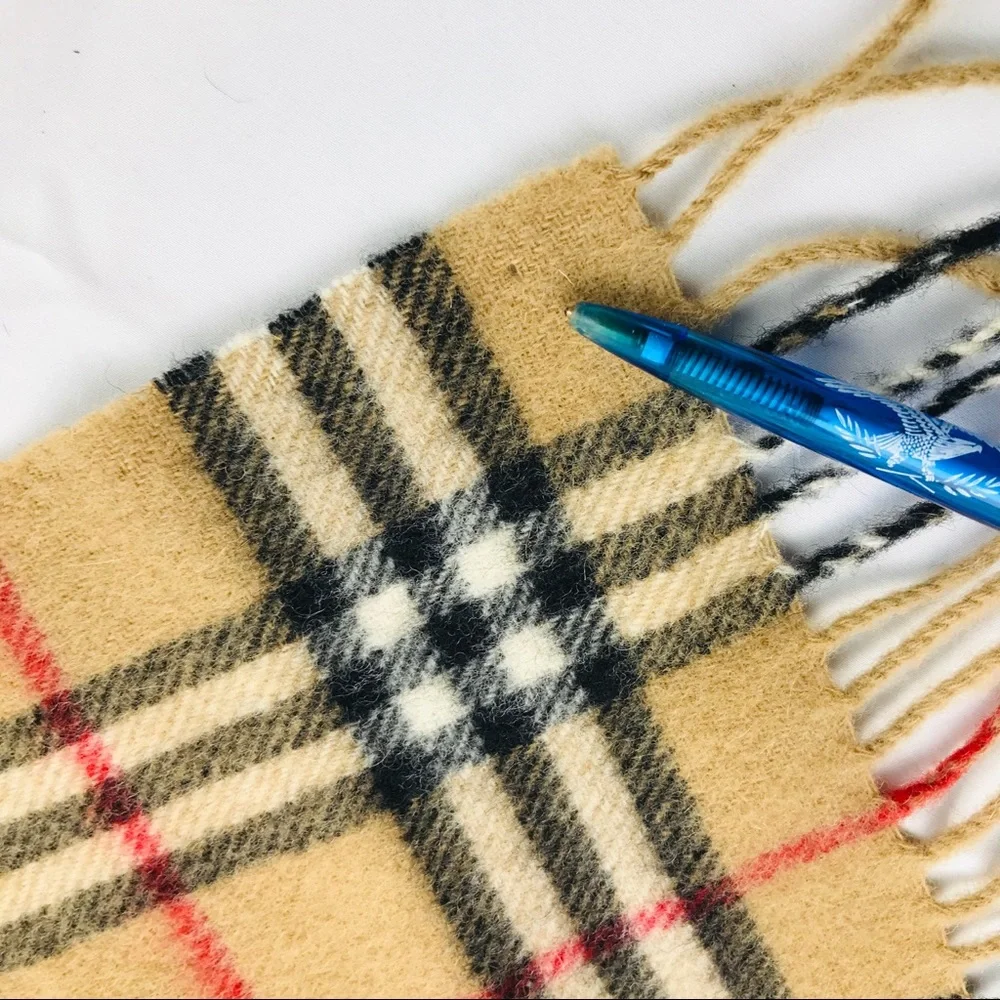 Burberry Beige Checkered Scarf - Picture 7 of 8
